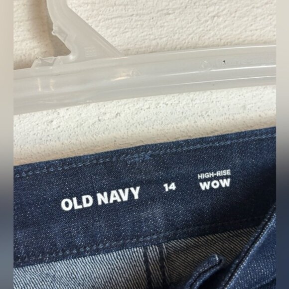 NWT Old Navy Woman’s Plus Size Hi-Rise WOW Denim Chic Casual Jean Shorts Size 14 - Picture 3 of 5